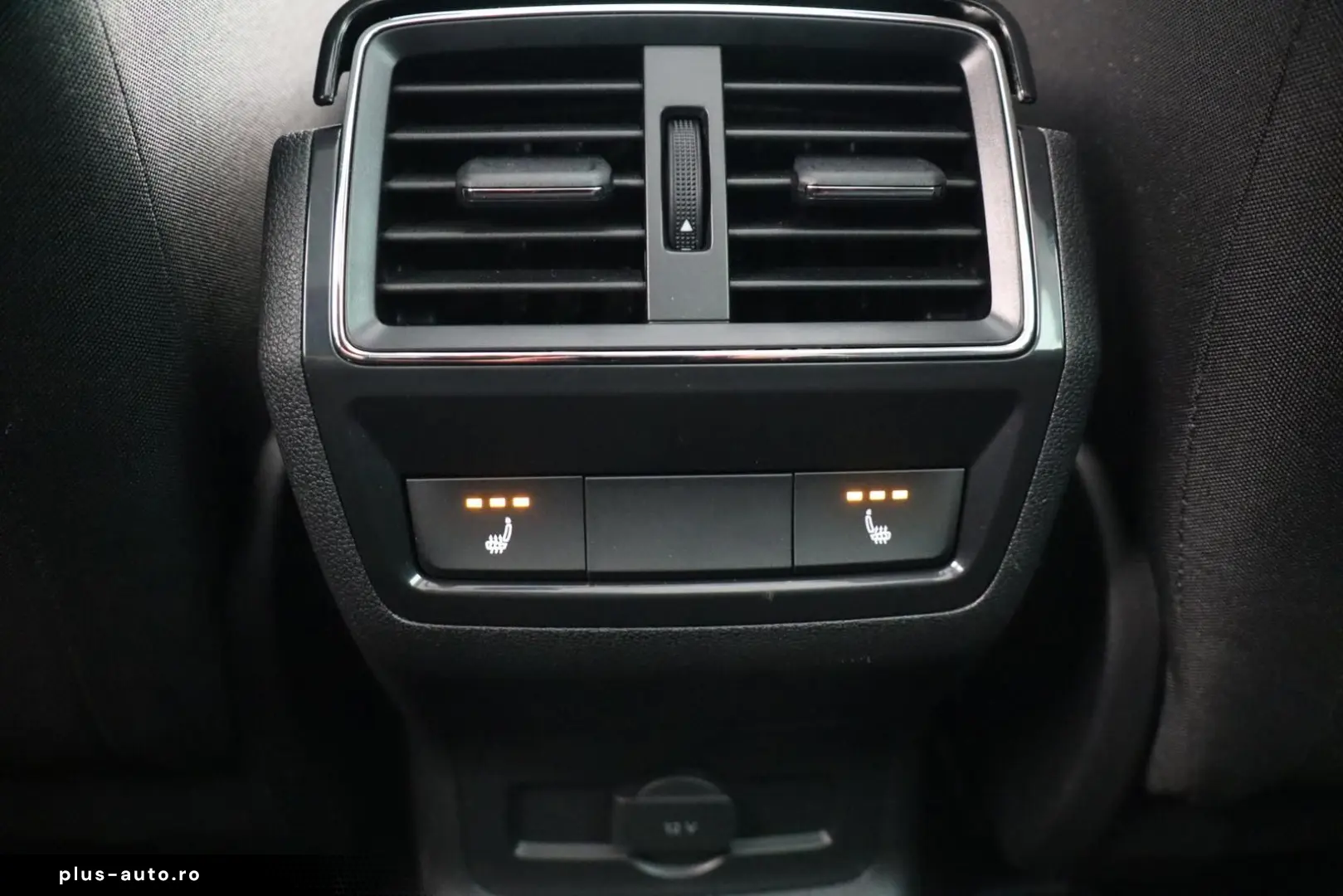 SKODA KAROQ TOUR 1.5TSI DSG PANORAMADACH 360 KAMERA