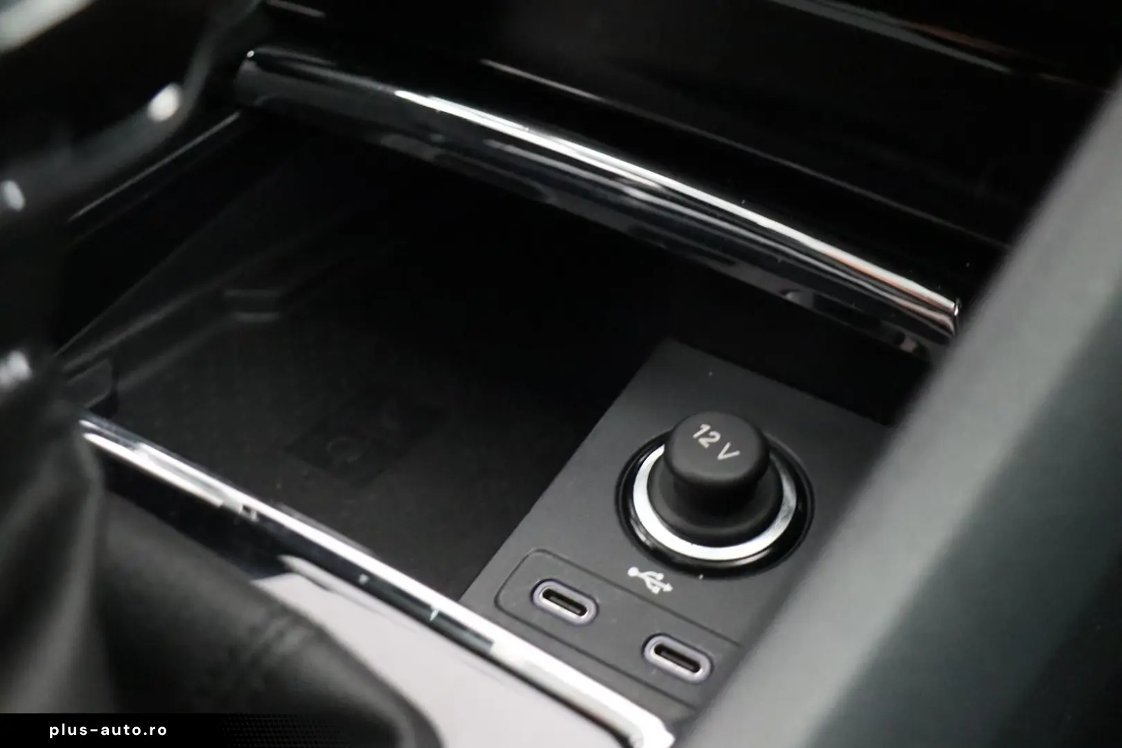 SKODA KAROQ TOUR 1.5TSI DSG PANORAMADACH 360 KAMERA
