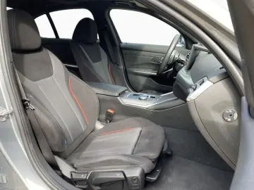 BMW 320d  xDr. M-Sport  HUD  360  AHK  HiFi  Pano