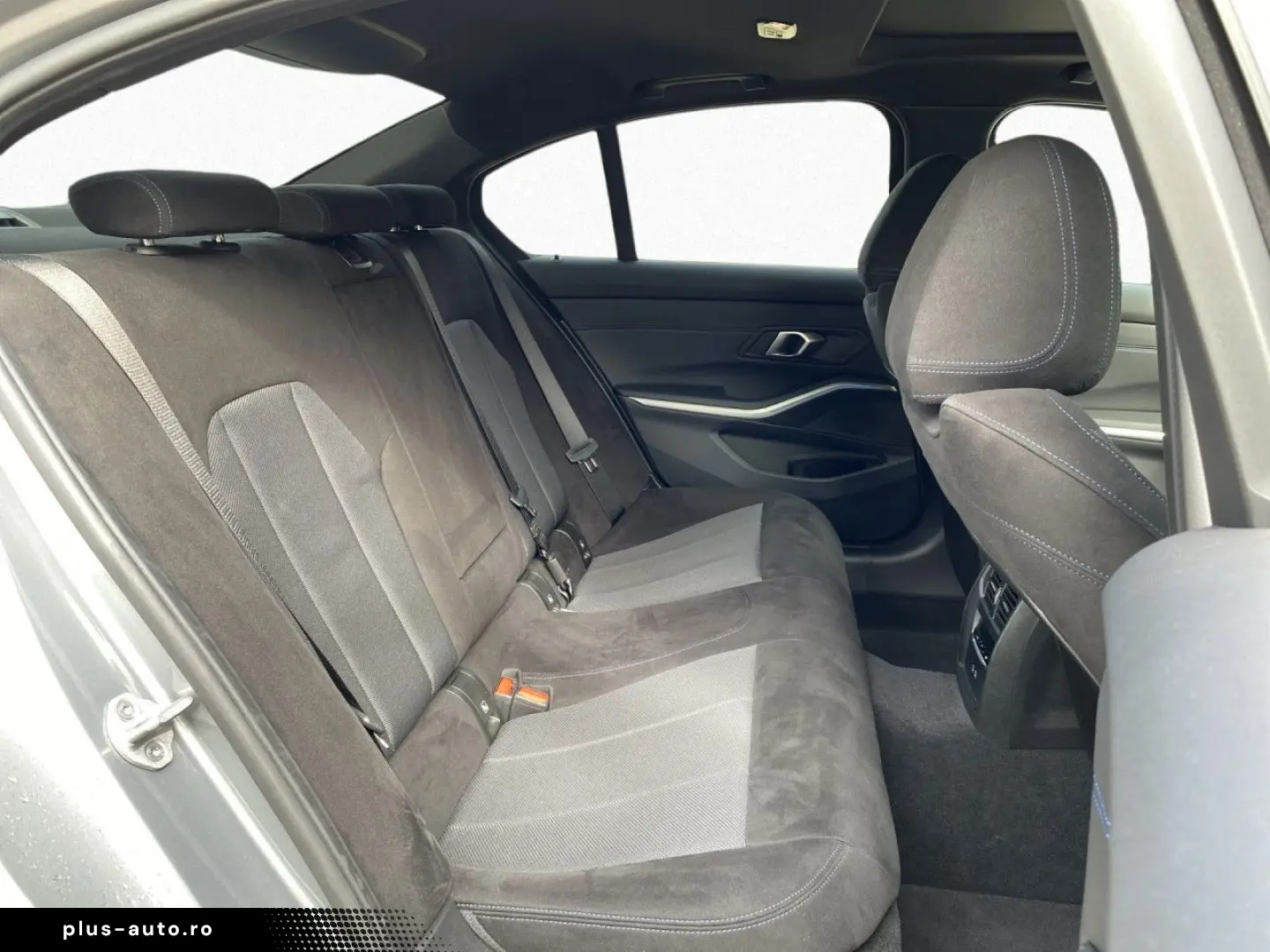 BMW 320d  xDr. M-Sport  HUD  360  AHK  HiFi  Pano