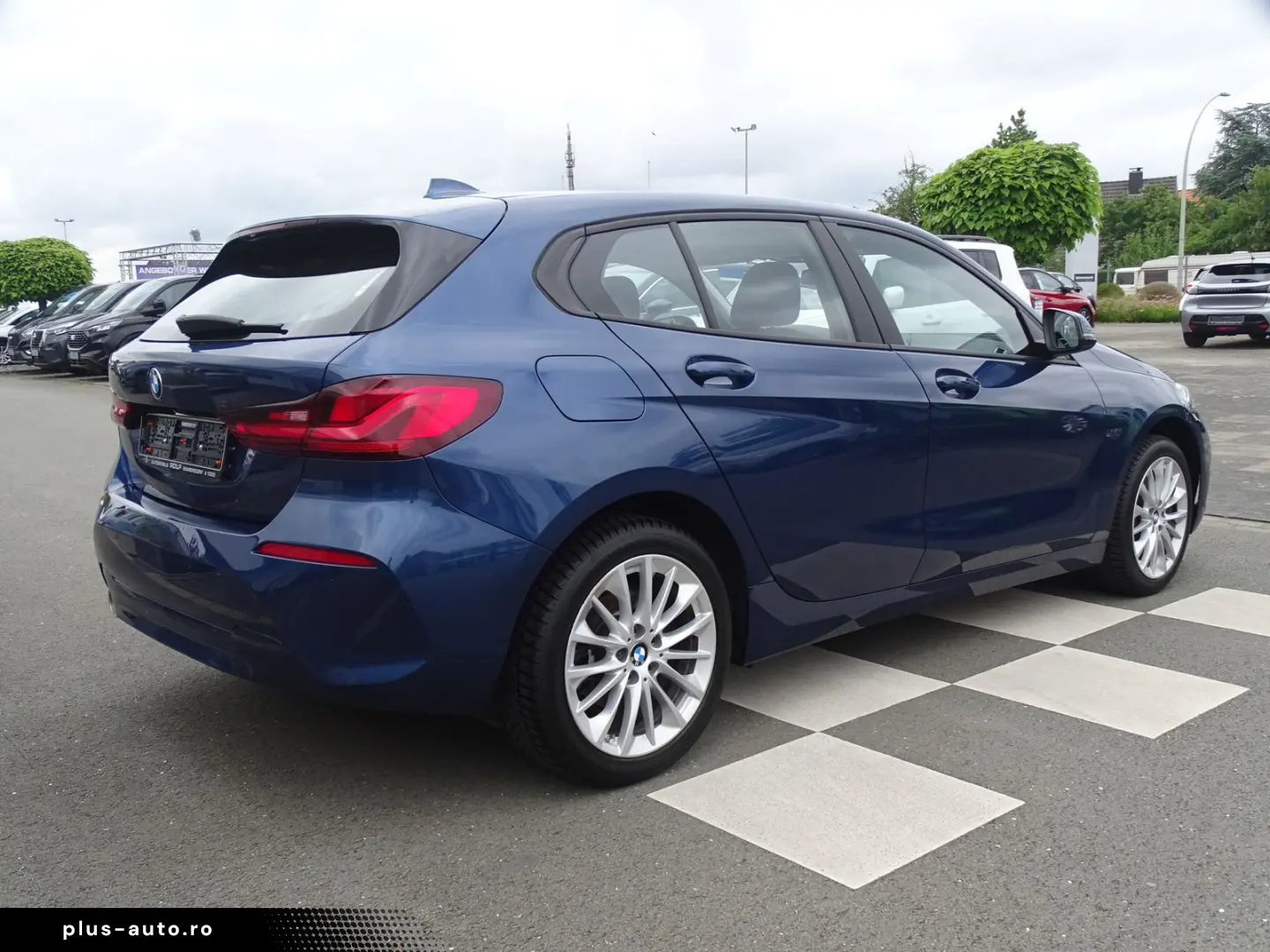 BMW 118i Advantage STEPTRONIC LED NAVI SHZG PDC DAB