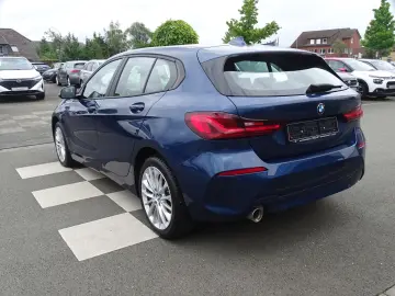 BMW 118i Advantage STEPTRONIC LED NAVI SHZG PDC DAB