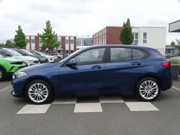 BMW 118i Advantage STEPTRONIC LED NAVI SHZG PDC DAB