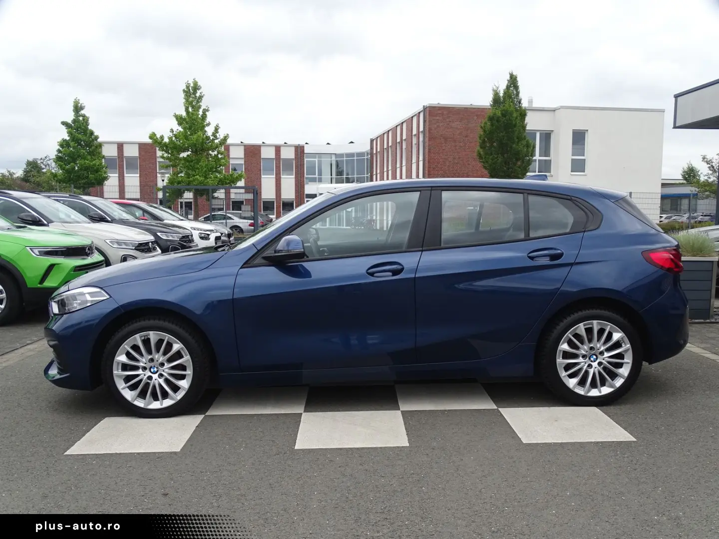 BMW 118i Advantage STEPTRONIC LED NAVI SHZG PDC DAB