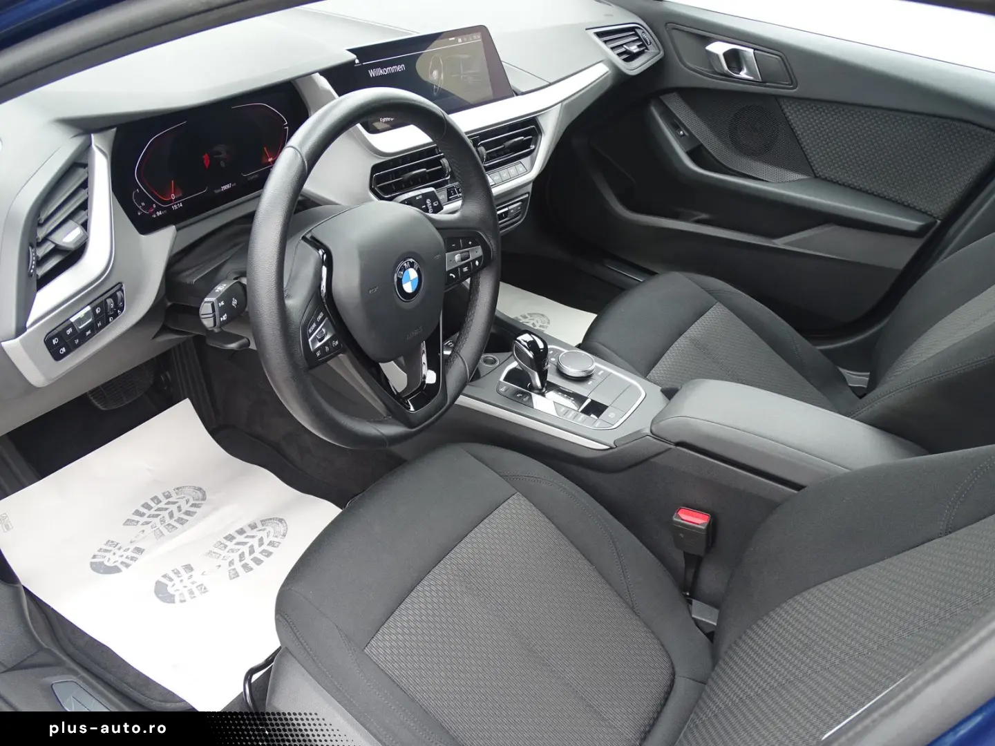 BMW 118i Advantage STEPTRONIC LED NAVI SHZG PDC DAB