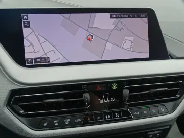 BMW 118i Advantage STEPTRONIC LED NAVI SHZG PDC DAB