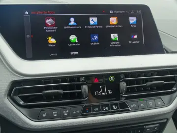 BMW 118i Advantage STEPTRONIC LED NAVI SHZG PDC DAB