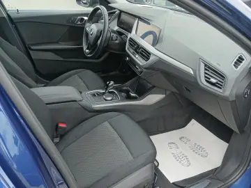 BMW 118i Advantage STEPTRONIC LED NAVI SHZG PDC DAB