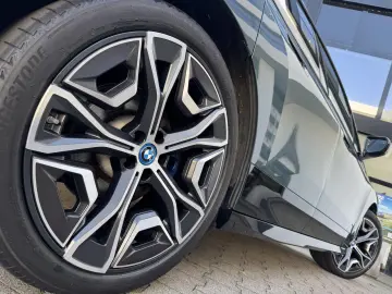 BMW iX xDr50 MSpo DAPro SkyLounge Laser Ventilation Bowers&W