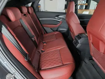 AUDI E-tron Sportback S Quattro PANO AHK HuD