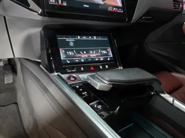 AUDI E-tron Sportback S Quattro PANO AHK HuD