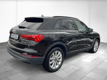 AUDI Q3 35 TFSI basis 1.5 TSI RFK 18   AHK NAVI PDC
