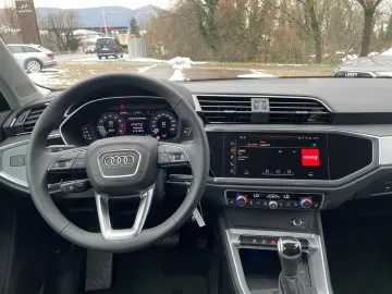 AUDI Q3 35 TFSI basis 1.5 TSI RFK 18   AHK NAVI PDC