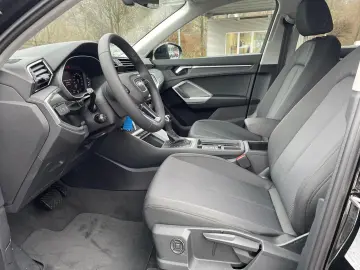 AUDI Q3 35 TFSI basis 1.5 TSI RFK 18   AHK NAVI PDC