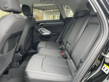 AUDI Q3 35 TFSI basis 1.5 TSI RFK 18   AHK NAVI PDC