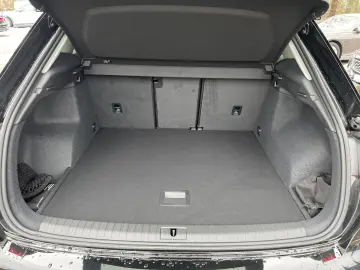 AUDI Q3 35 TFSI basis 1.5 TSI RFK 18   AHK NAVI PDC