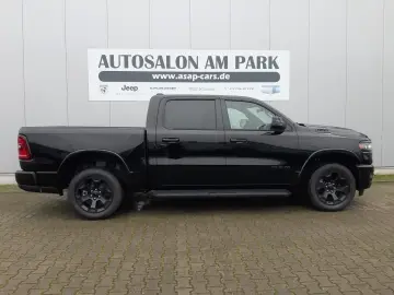 Dodge RAM 1500 CrewCab Big Horn Night 3.0i