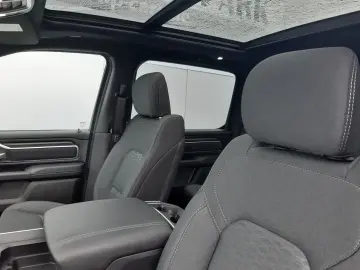 Dodge RAM 1500 CrewCab Big Horn Night 3.0i