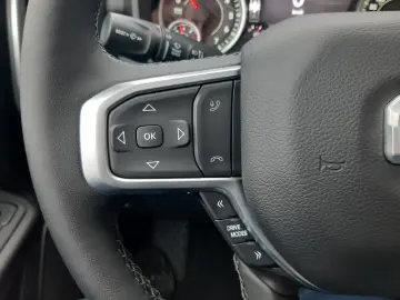 Dodge RAM 1500 CrewCab Big Horn Night 3.0i