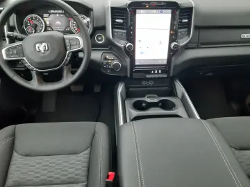 Dodge RAM 1500 CrewCab Big Horn Night 3.0i