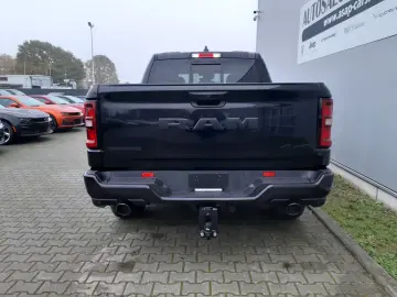 Dodge RAM 1500 CrewCab Big Horn Night 3.0i