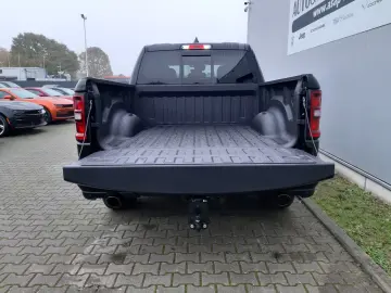 Dodge RAM 1500 CrewCab Big Horn Night 3.0i