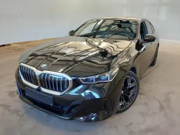 BMW 520i M Sport AHK Sthz H K Sitzbelüf 20 Zoll 360
