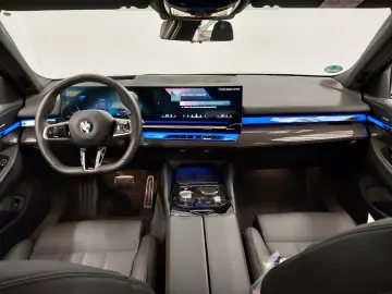 BMW 520i M Sport AHK Sthz H K Sitzbelüf 20 Zoll 360