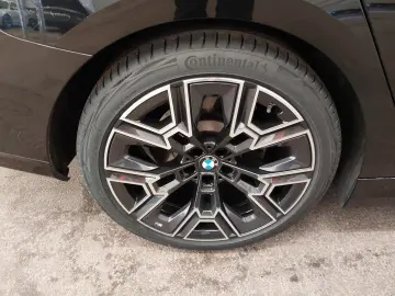 BMW 520i M Sport AHK Sthz H K Sitzbelüf 20 Zoll 360