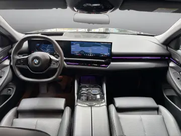 BMW 520d Limousine M Sport Head-Up AHK Navi Kamera