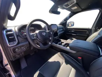 Dodge RAM 1500 Laramie Sport