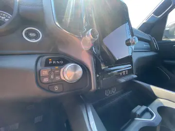 Dodge RAM 1500 Laramie Sport