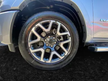 Dodge RAM 1500 Laramie Sport