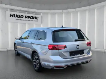 VW Passat Variant Elegance NAVI AMBIENTEBEL. PANO R
