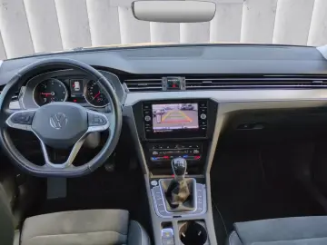 VW Passat Variant Elegance NAVI AMBIENTEBEL. PANO R