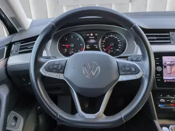 VW Passat Variant Elegance NAVI AMBIENTEBEL. PANO R