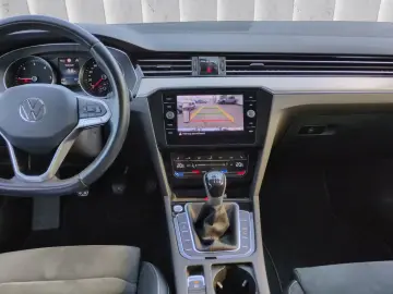 VW Passat Variant Elegance NAVI AMBIENTEBEL. PANO R