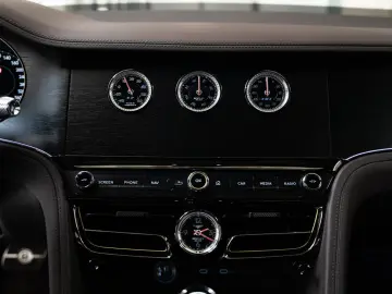 BENTLEY Flying Spur V8 Hybrid MY26
