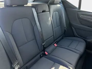 VOLVO XC40 Momentum Pro AWD SitzHz DAB ACC Navi Klima