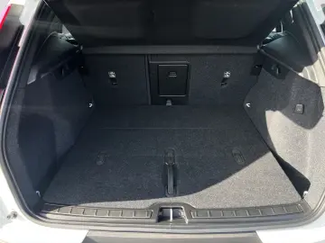 VOLVO XC40 Momentum Pro AWD SitzHz DAB ACC Navi Klima