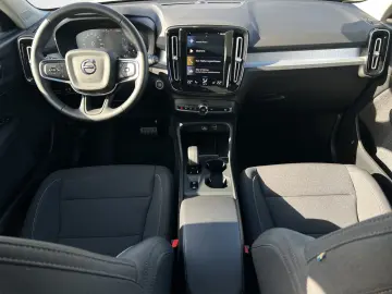 VOLVO XC40 Momentum Pro AWD SitzHz DAB ACC Navi Klima