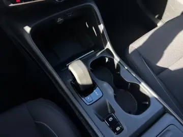 VOLVO XC40 Momentum Pro AWD SitzHz DAB ACC Navi Klima