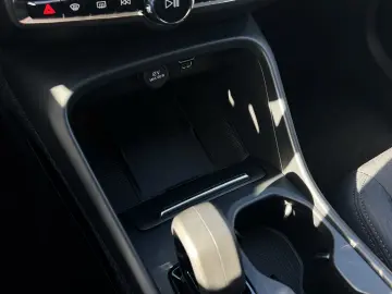 VOLVO XC40 Momentum Pro AWD SitzHz DAB ACC Navi Klima