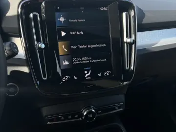 VOLVO XC40 Momentum Pro AWD SitzHz DAB ACC Navi Klima