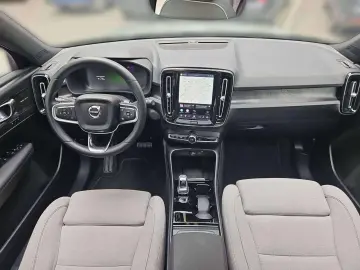VOLVO XC40 Ultimate Recharge Pure Electric AWD