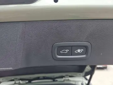 VOLVO XC40 Ultimate Recharge Pure Electric AWD