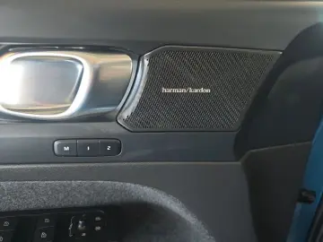 VOLVO XC40 B4 B AWD DKG Ultimate Dark