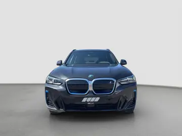BMW iX3 (M-Sport Navi LED HUD ACC WLAN)