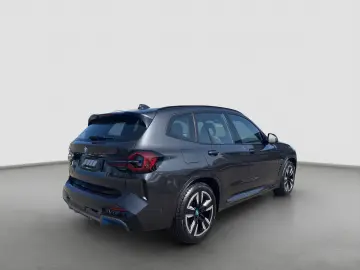 BMW iX3 (M-Sport Navi LED HUD ACC WLAN)