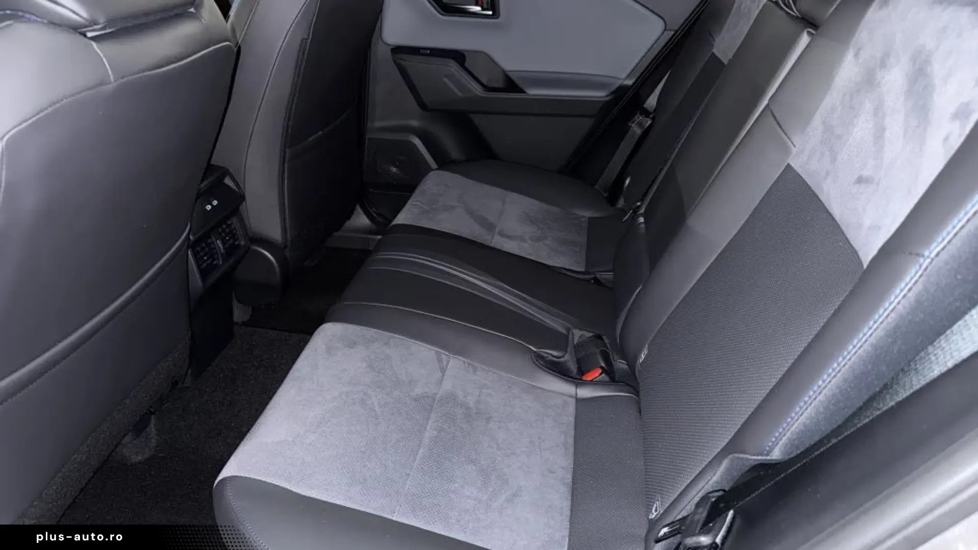 Toyota RAV4 Hybrid 4x4 Style - MY2027